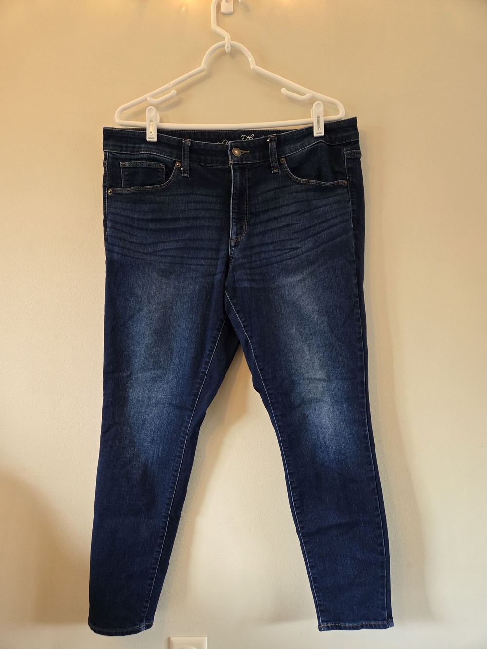 Universal Thread Midrise Skinny Jeans